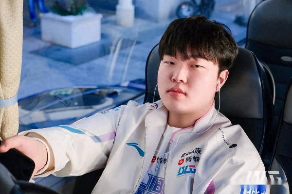 电竞选手Bin因违规操作被罚款15万，行业规范的重要性与警示